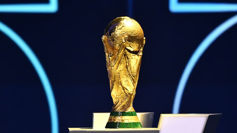 শেষ ষোলোতে কার খেলা কখন